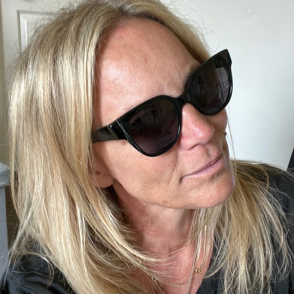 Elizabeth and James Avery Sunglasses Black and clear! Adorable & chic! - Picture 1 of 12